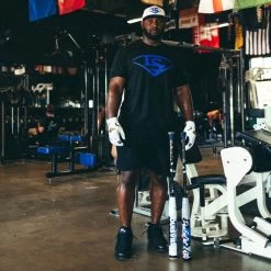 2023 Louisville Slugger Everett Williams 2.0 12" USSSA Slowpitch Softball Bat: WBL2738010 -Baseball Discounts Shop 2023 Louisville Slugger Everett Williams Pass Em Out Slowpitch Softball bat Lifestyle 3